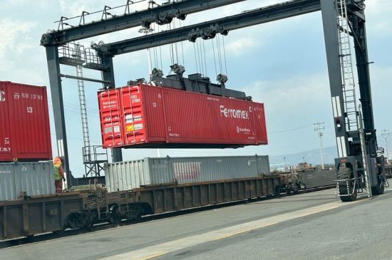 Tráfico ferroviario en México crece 8.9% hasta mayo por carga intermodal 